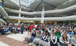 Близо 550 ученици с високи постижения ще получат отличия в навечерието на Никулден