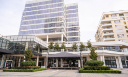 Бургас откри втора Коледна сцена – празнични концерти, танци и детски работилници в комплекс Central Park до 23 декември