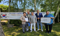 Корейската асоциация за приятелство осигурява ежегодни обучения в Сеул за студенти от Бургас