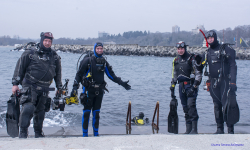 Водолази от цялата страна чистят морското дъно в Бургас
