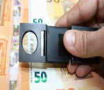 Рязък скок на фалшивите евробанкноти: Как да ги разпознаем? 