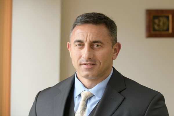 Номинираха Румен Спецов за особен управител на „Лукойл“