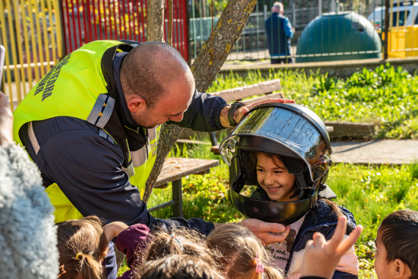  „Внимателни от малки“ – ДГ „Ален Мак“ и полицията в Царево с обща мисия 
