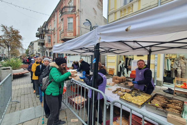 Близо 14 000 порции с риба и курбан ще бъдат раздадени на Никулден