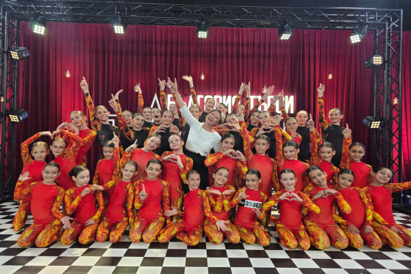 Бургаската танцова школа „Estrella“ – на крачка от финала на „България търси талант“