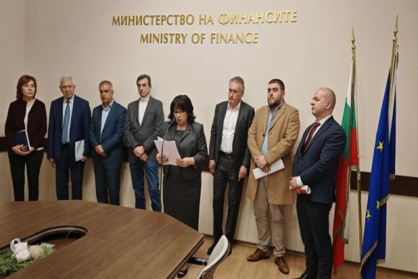 Правителството внася коригирания проектобюджет в понеделник