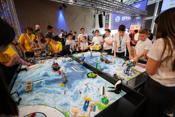 Фестивалът на LEGO роботиката в Бургас събира над 800 участници 