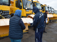 Фирмите за зимна поддръжка на пътищата в Бургас са готови да работят при снеговалеж