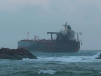 МОСВ: Няма замърсяване от нефтопродукти заради заседналия танкер край Ахтопол