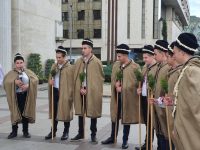 Коледари ще обикалят по кварталите и съставните селища на Бургас