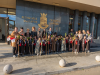 Коледни благословии огласиха сградата на община Царево