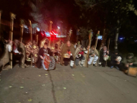 Коледарите от кв. „Черно море“ с жест към Никола от Бургас