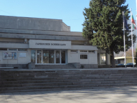 Община Бургас иска от държавата зрителната зала и библиотеката на Военния клуб за културна дейност