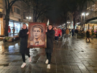 Мащабно факелно шествие събра стотици ученици в памет на Апостола на свободата