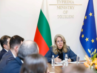 Министър Георгиева: Стабилността на туризма е приоритет преди лятото