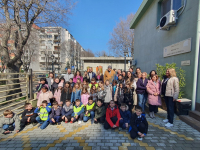 Учениците от ОУ „Александър Георгиев - Коджакафалията“ отново дариха на деца в нужда