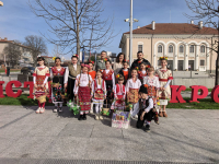 Лазаровден е! Лазарки обикалят къщите и пеят песни за здраве, любов и благоденствие