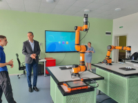 Откриха нов STEM център в Професионалната гимназия по компютърно програмиране и иновации в Бург