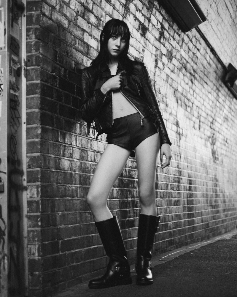 Девон Рос подгрява Лени Кравиц в Бургас