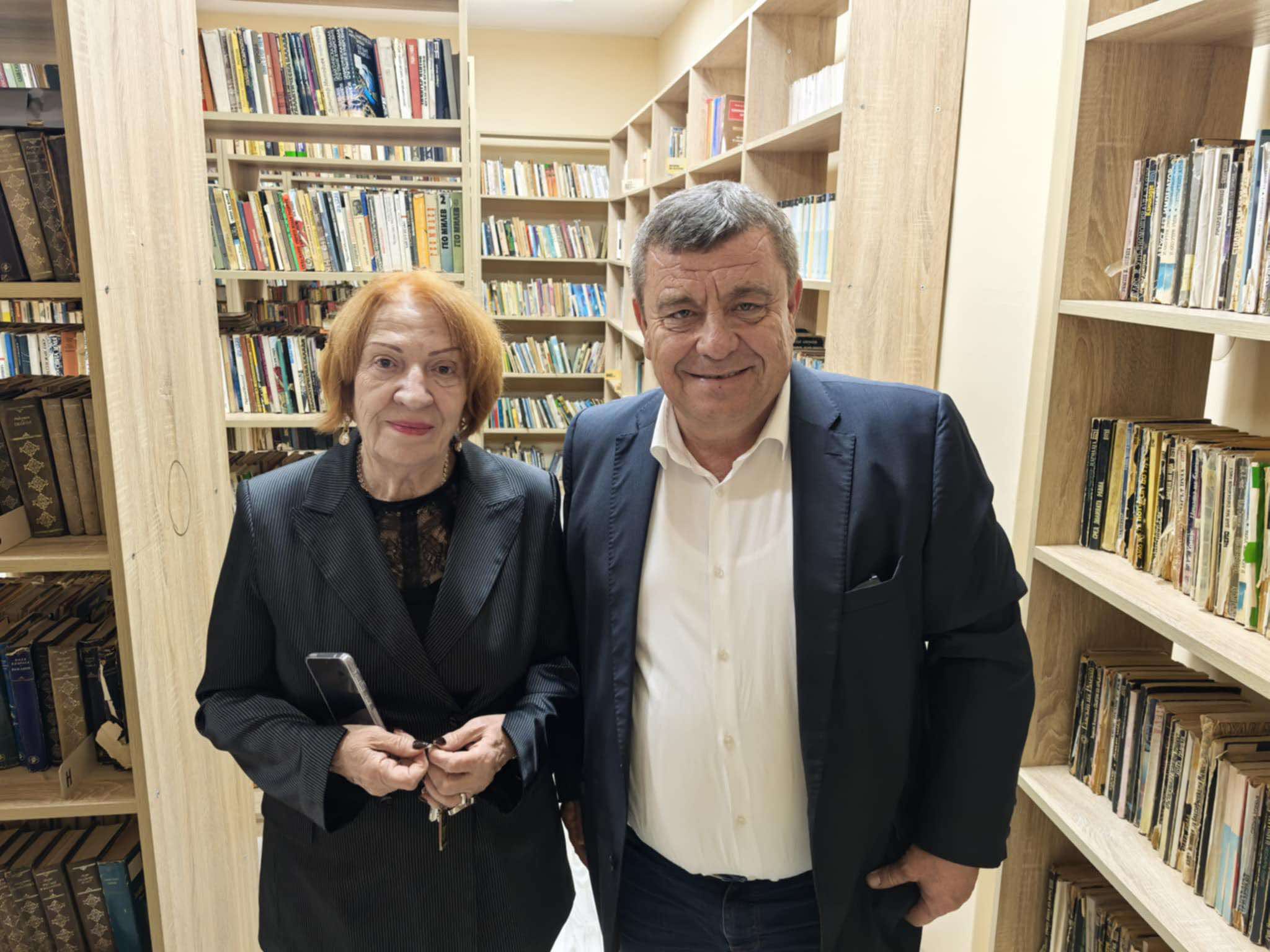 Първата „Приказна нощ в библиотеката“ в Камено зарадва деца и родители с игри, театър и награди
