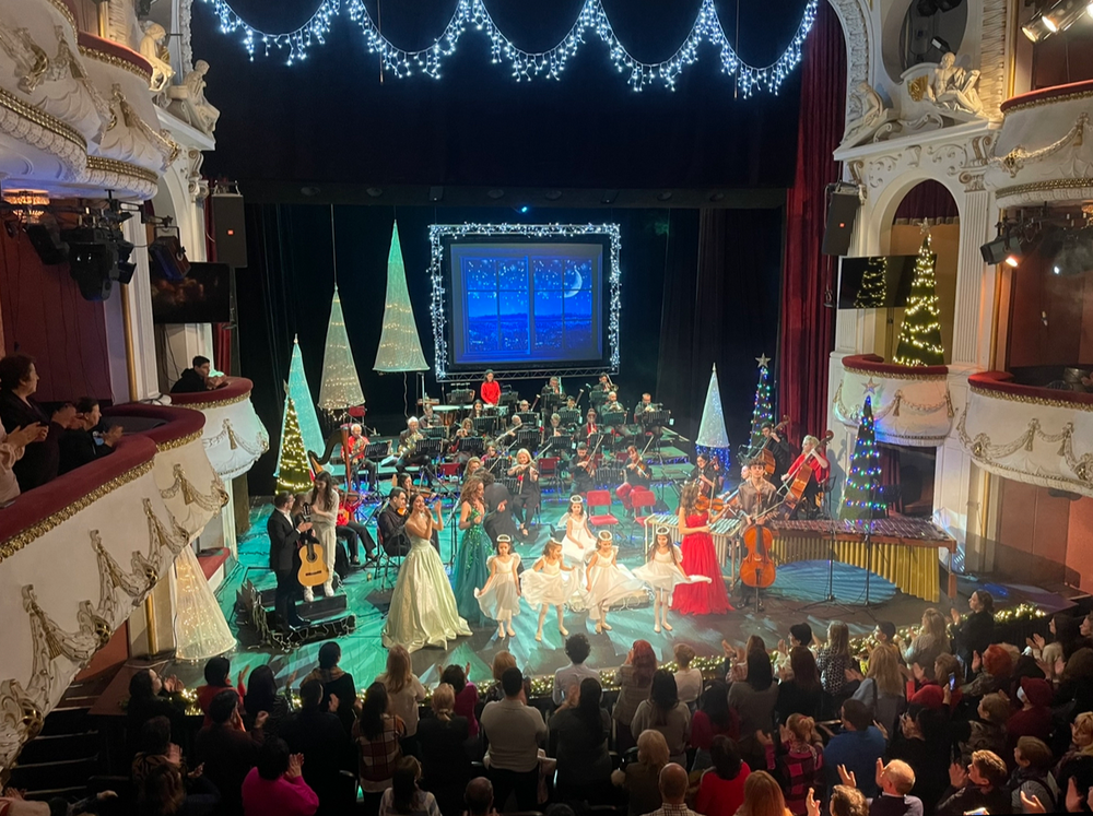 "Коледна приказка" на Йордан Камджалов гостува за първи път в Бургас 