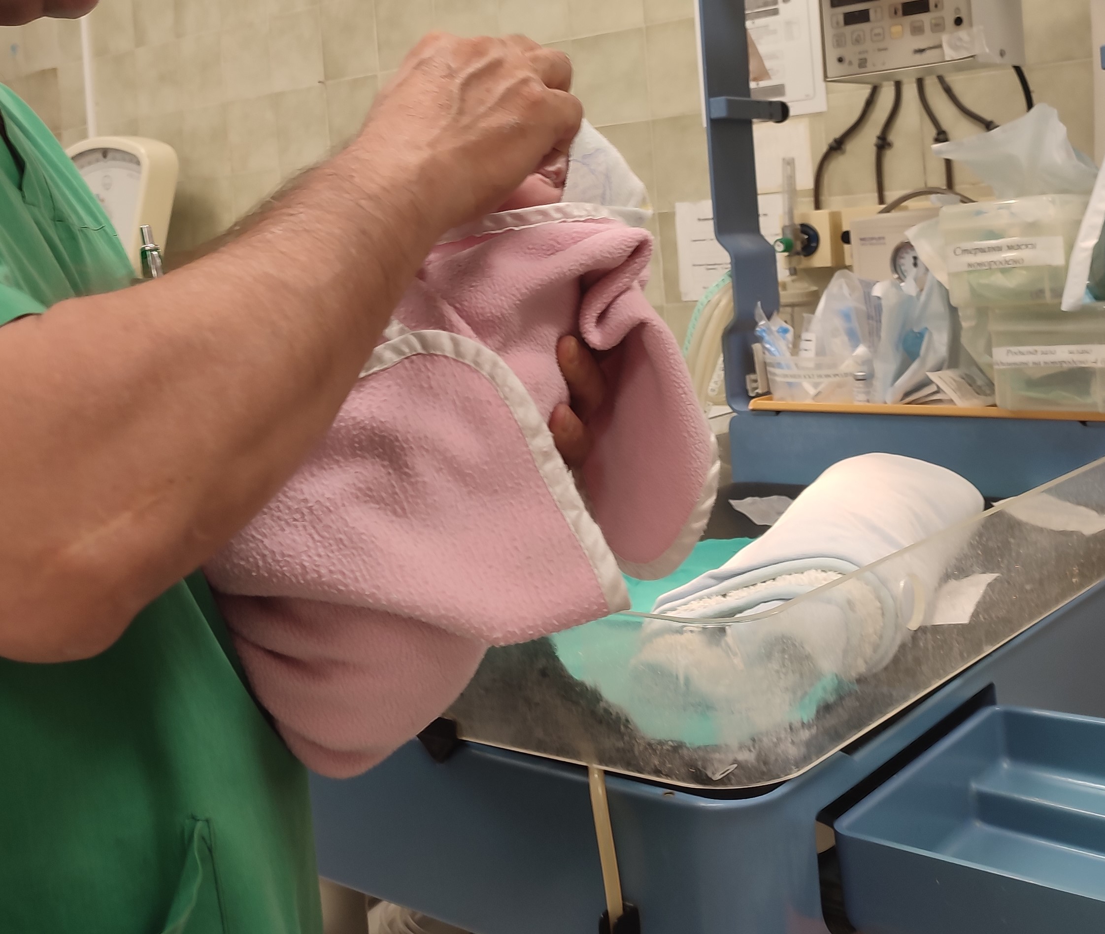 На Бабинден: Повече бебета се раждат в Бургас, връщат се българските имена