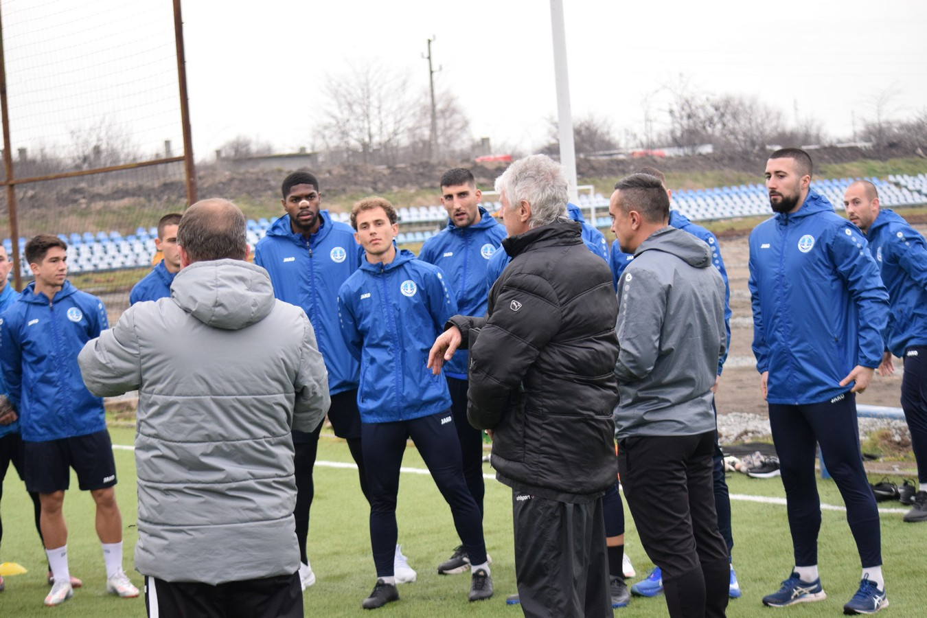 "Черноморец" започна зимната си подготовка. Акулите са готови да хапят! 