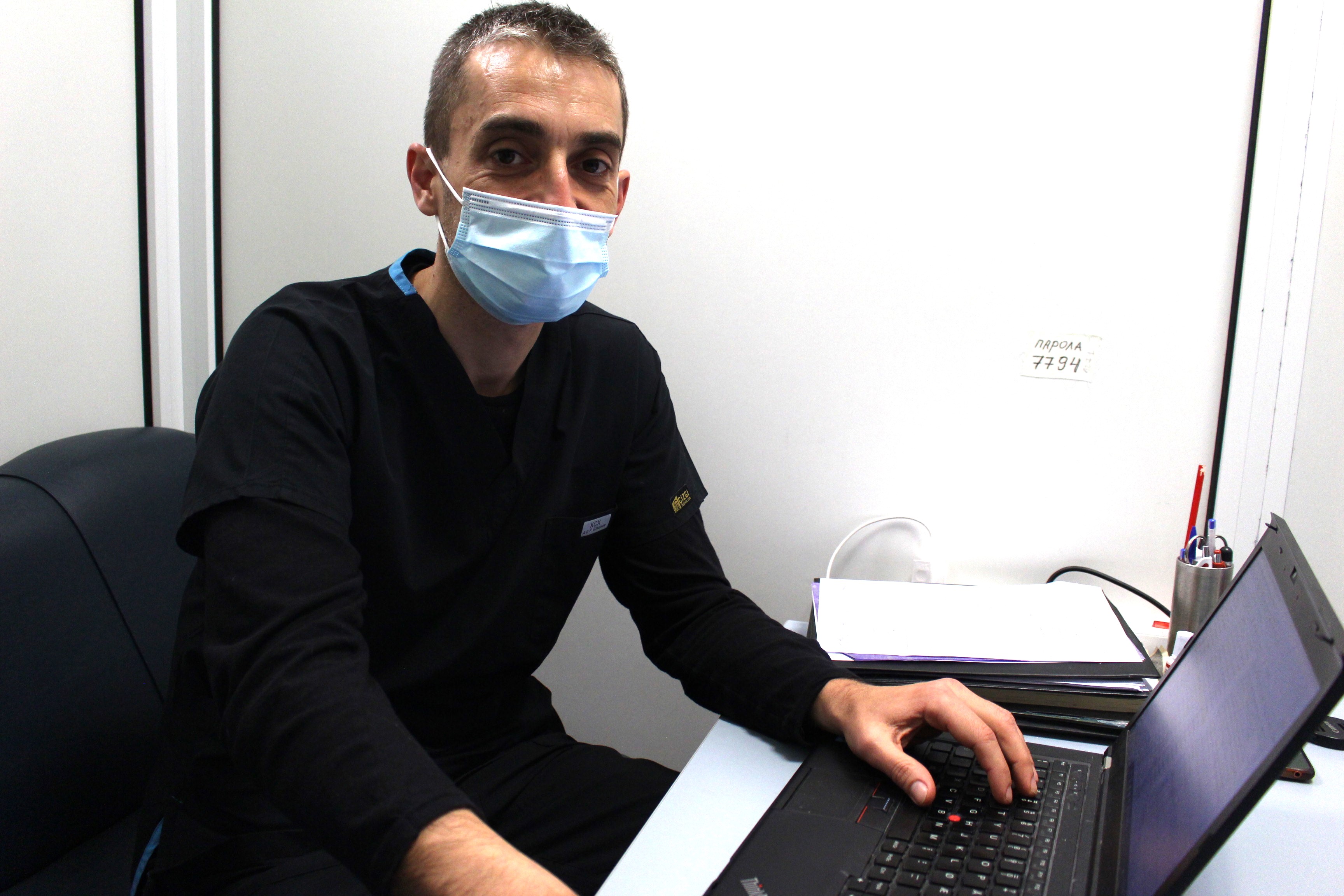 В УМБАЛ-Бургас спасиха живота на жена, намушкана в ръката при инцидент