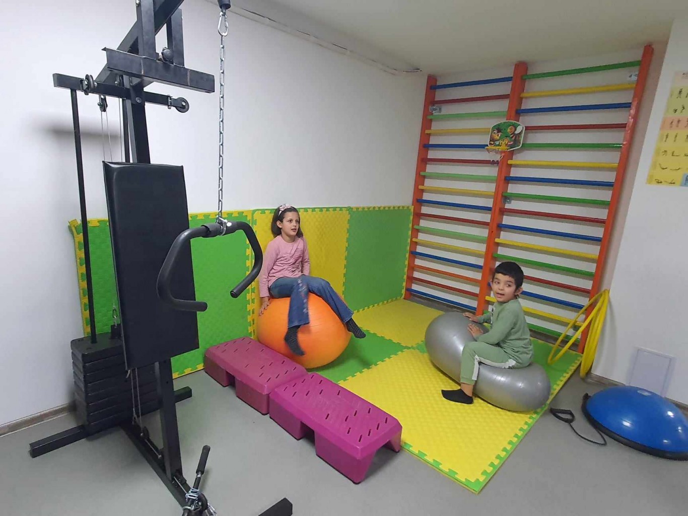 Фитнес зала за деца с увреждания отвори в СУ „Димчо Дебелянов“