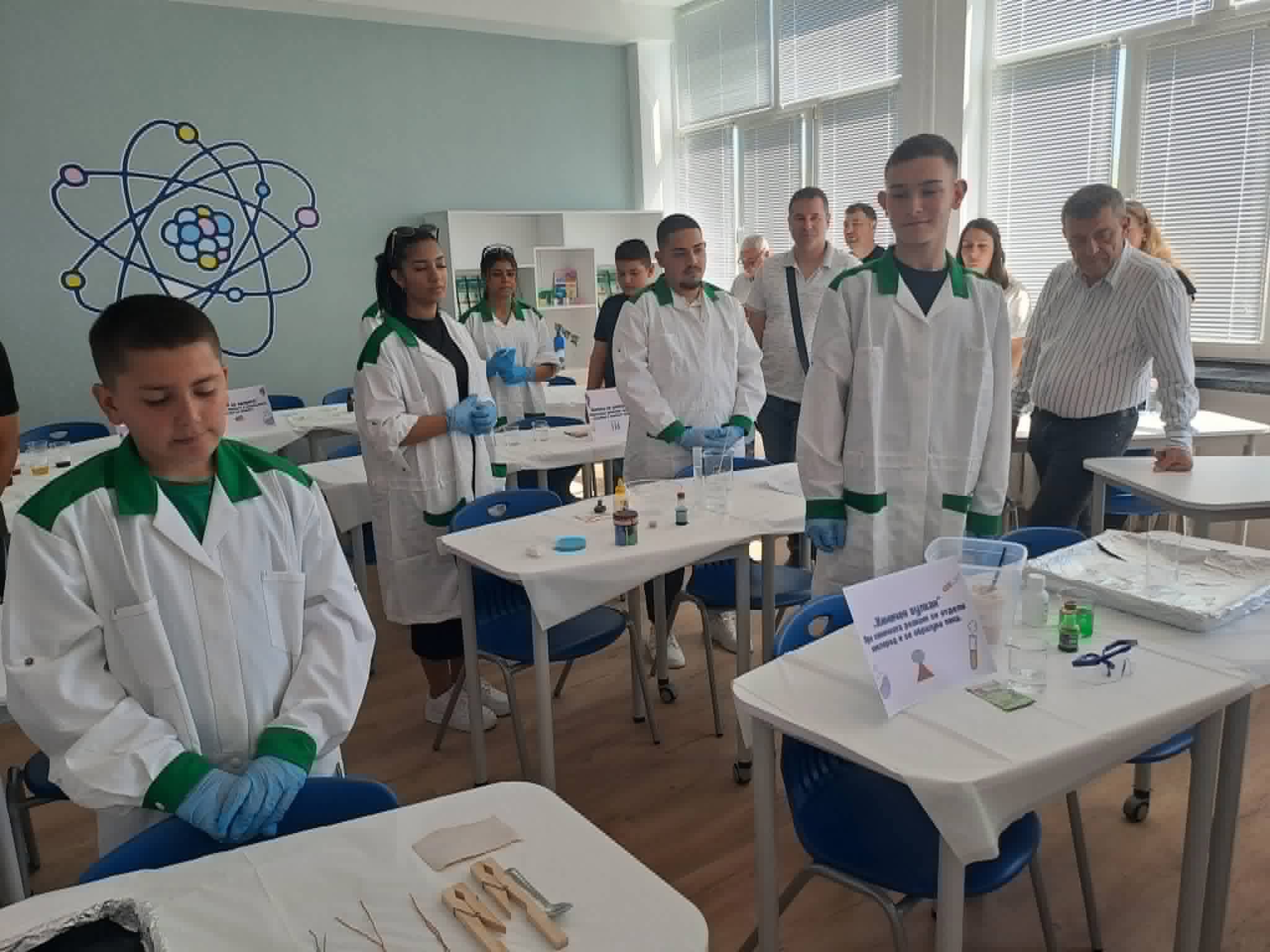 СУ „Христо Ботев“ – Камено има нов модерен STEM център