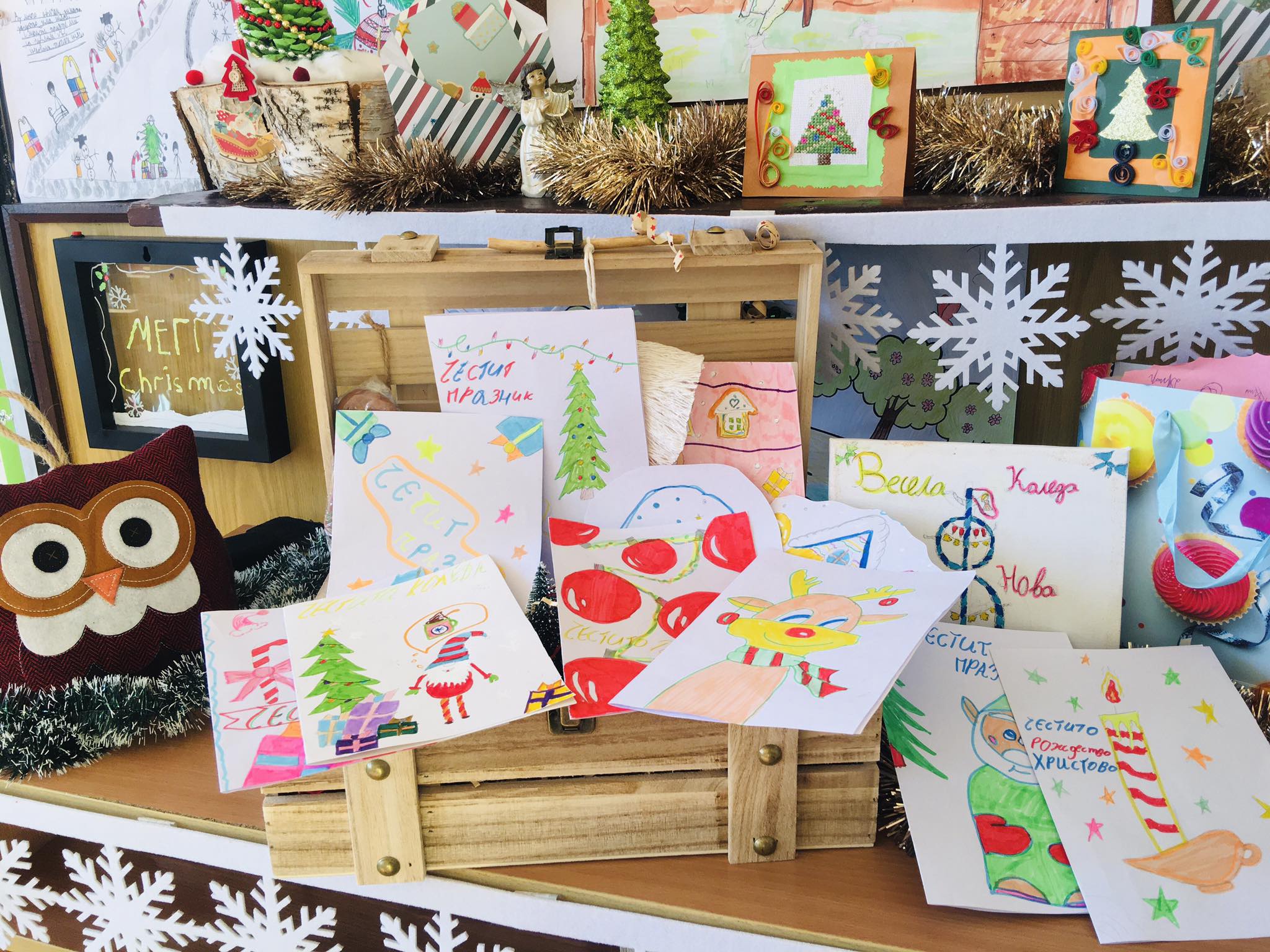 Учениците от клуб „SOS приятели" зарадваха самотни възрастни хора в Камено