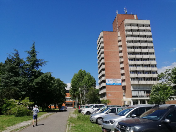 Ремонтират базата на Колежа по туризъм