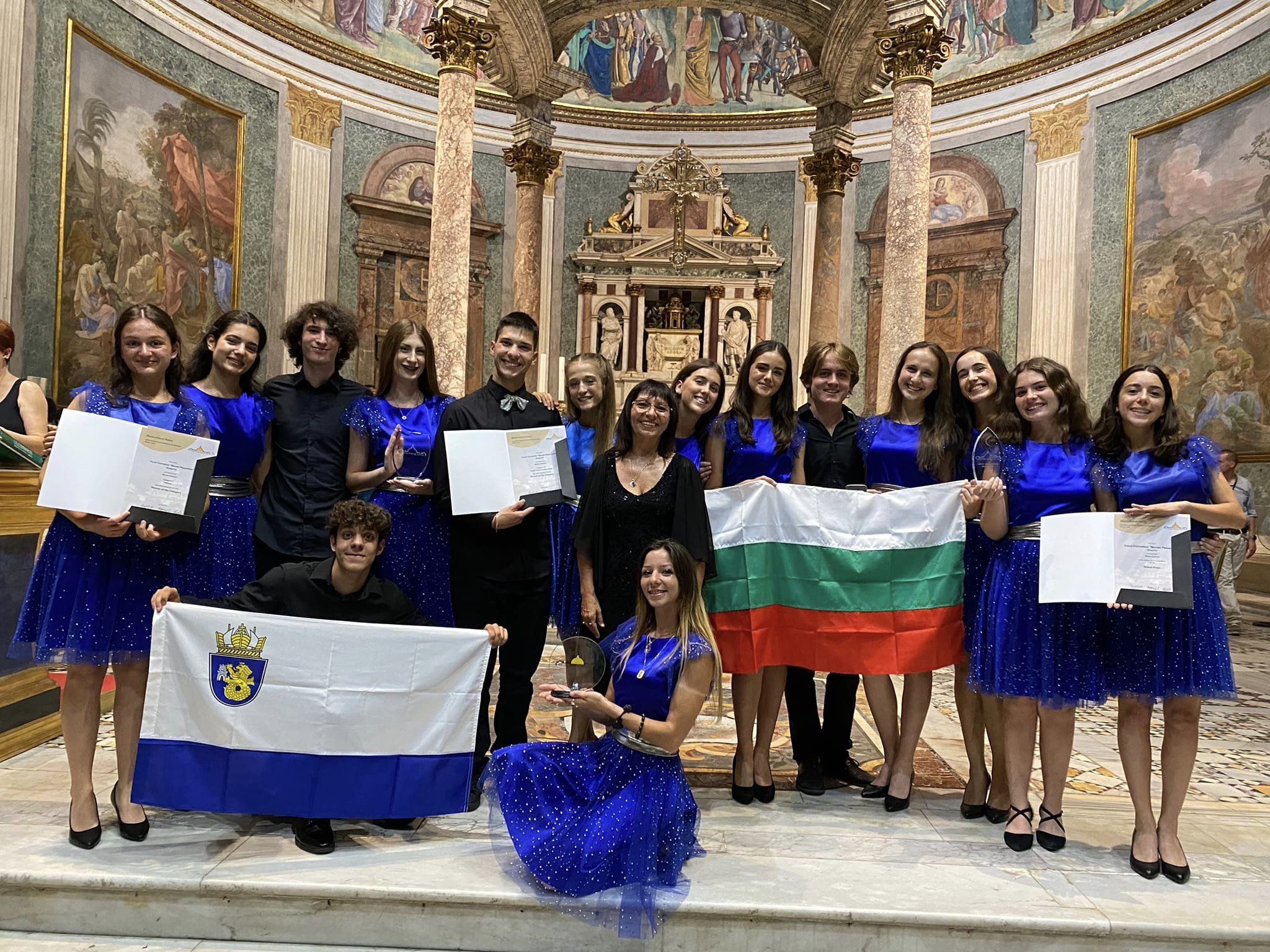 "Морски песъчинки" на Милена Добрева с ново златно отличие