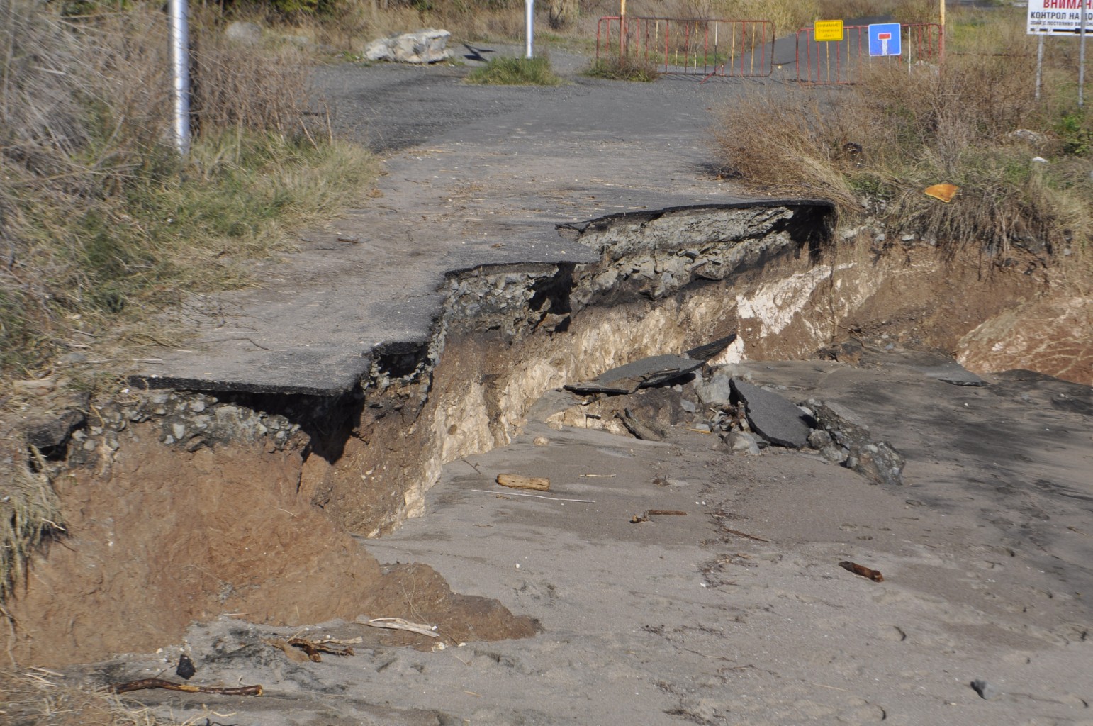 Община Бургас изпраща до МРРБ ново искане за възстановяване на алеята към „Сарафово“