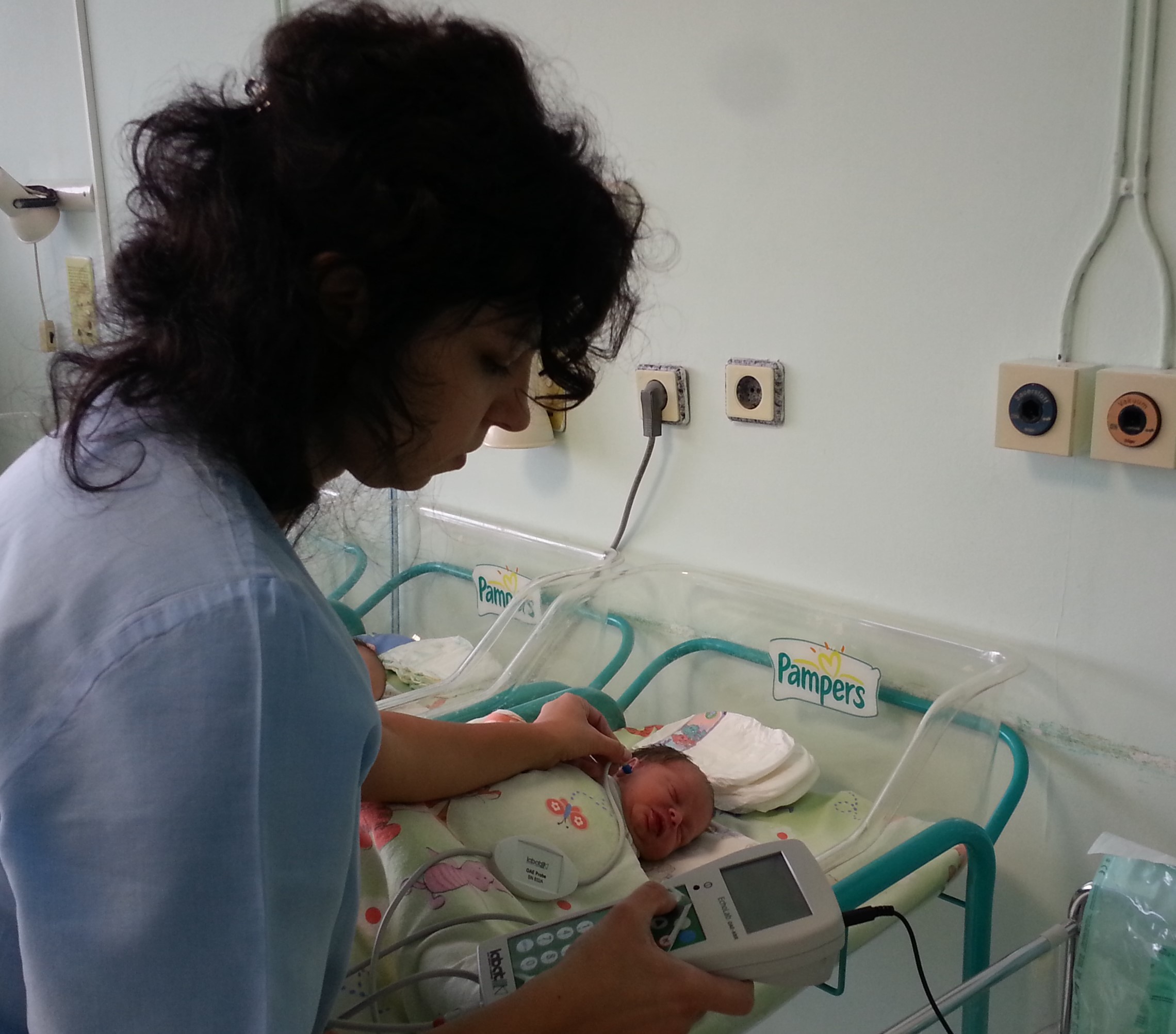 Едно на всеки хиляда бебета се ражда глухо, слуховият скрининг - задължителен