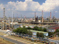 „Лукойл Нефтохим“ има осигурен петрол до края на септември