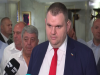 „Фронт срещу корупцията”: Тик Ток профилът, който повтаря думи на Пеевски