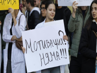 Млади лекари и сестри отново излизат на протест за по-добро възнаграждение  