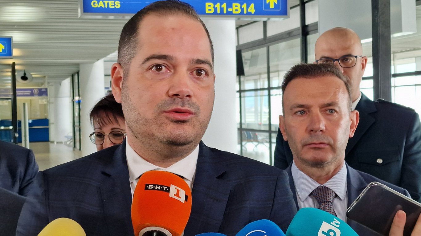 Калин Стоянов: Преди 9 месеца Кирил Петков лично разговаря с мен да стана министър