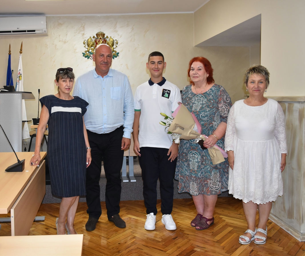Ученици от СУ „Иван Вазов“ Поморие с блестящо представяне на матурите след 7-и клас